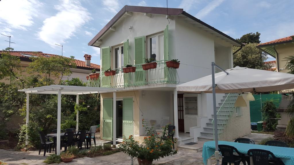 Le Mura Holiday Home Марина-ди-Пьетрасанта Экстерьер фото